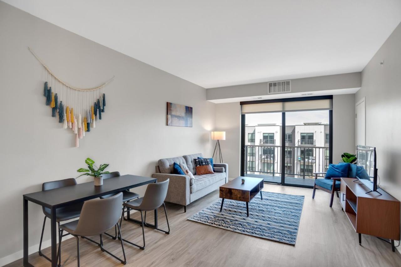 Frontdesk Confluence On 3Rd Apt Downtown Riverwalk Trails Des Moines Habitación foto