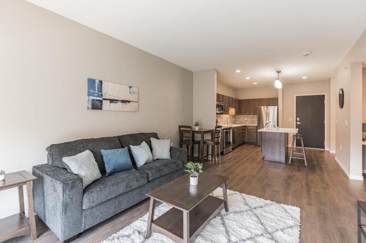 Frontdesk Confluence On 3Rd Apt Downtown Riverwalk Trails Des Moines Habitación foto